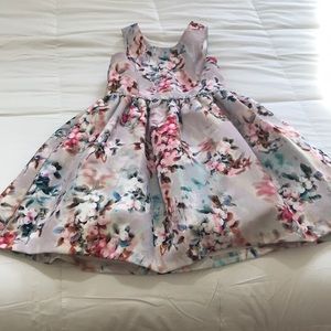 Gorgeous little girl floral dress